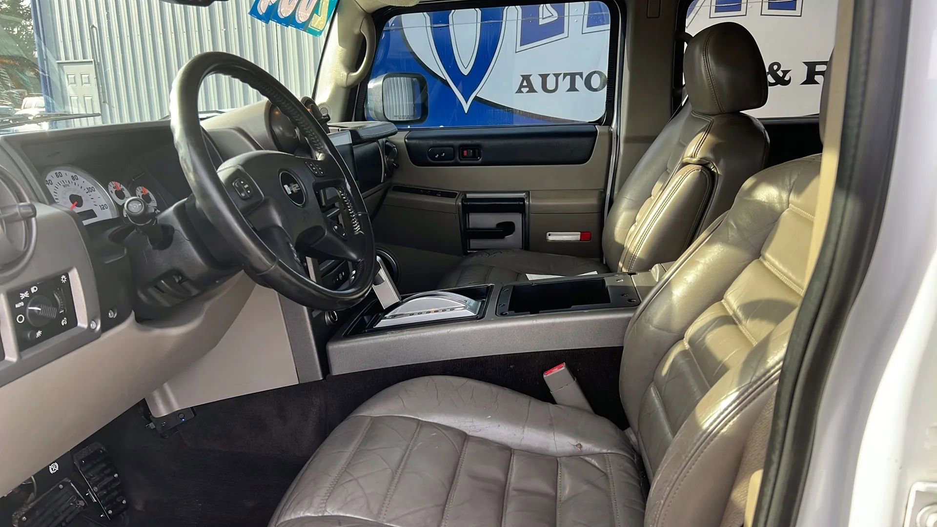 Used 2004 HUMMER H2 w/ Preferred Equipment Group image 15