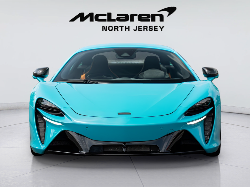 New 2025 McLaren Artura RWD image 3
