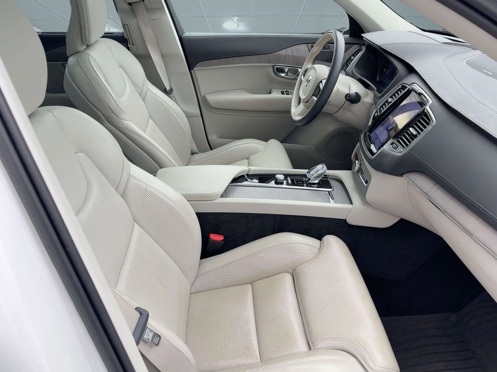 Certified 2023 Volvo XC90 B6 Ultimate image 25