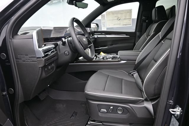 New 2026 Cadillac Escalade ESV Luxury w/ LPO, Radiant Package AWD/4WD image 11