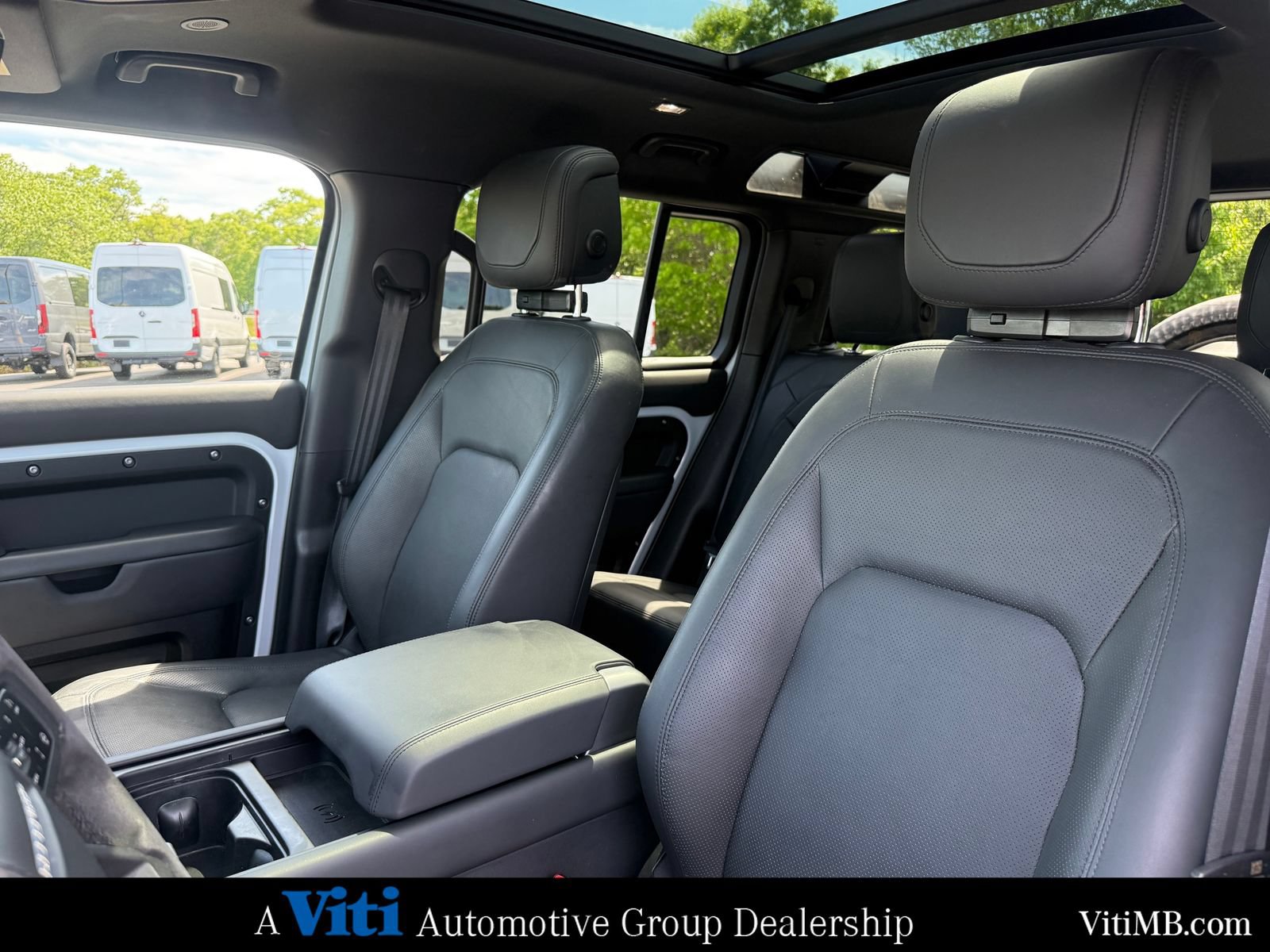 Used 2023 Land Rover Defender 110 V8 AWD/4WD image 18