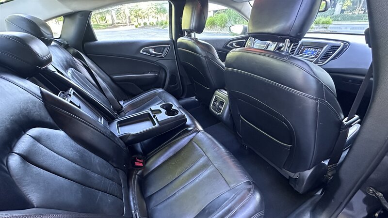 Used 2015 Chrysler 200 C FWD image 10