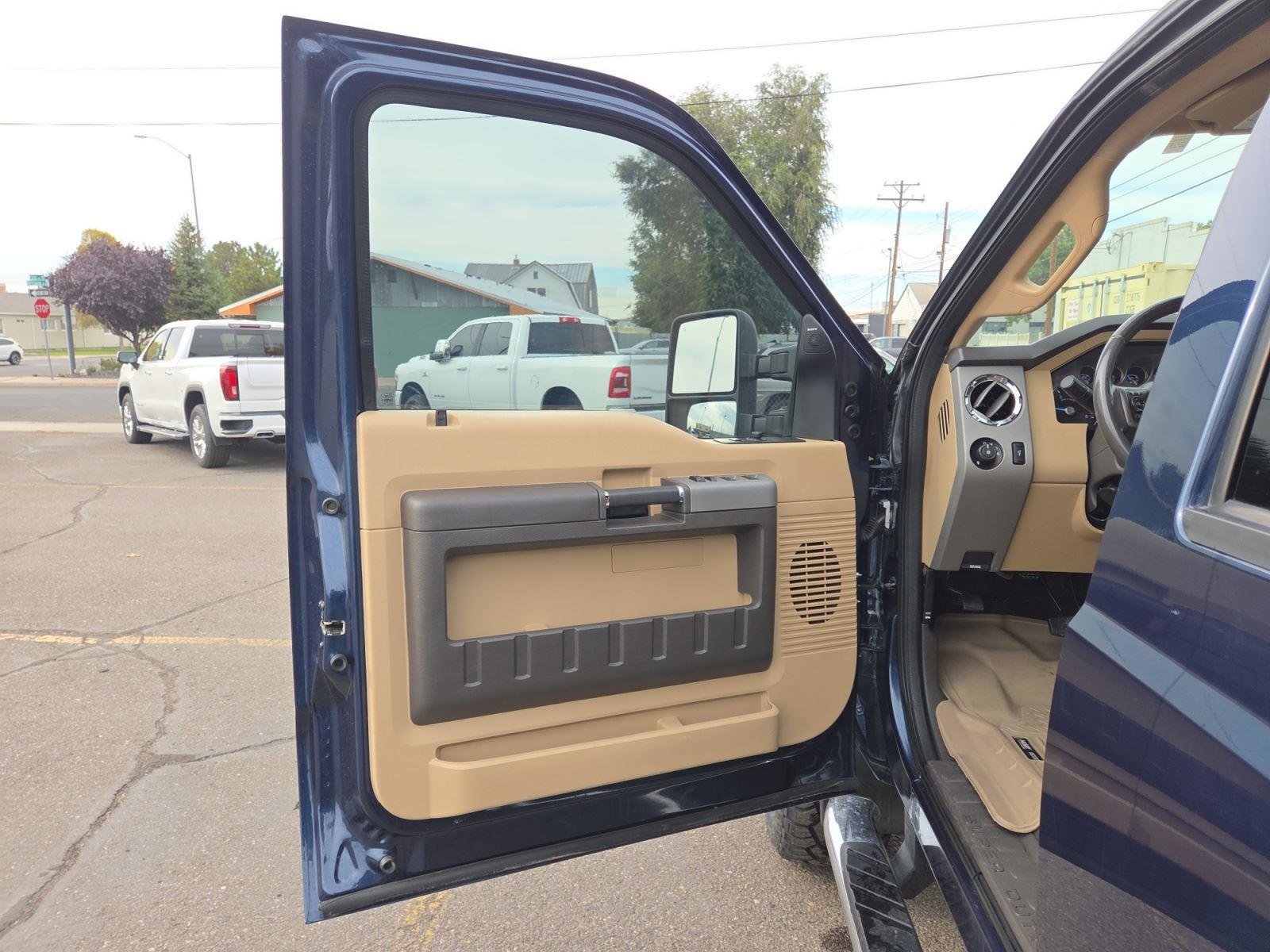 Used 2016 Ford F350 Lariat image 31