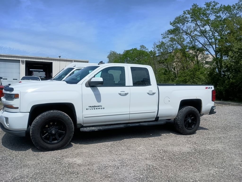 Used 2018 Chevrolet Silverado 1500 LT w/ True North Edition image 2