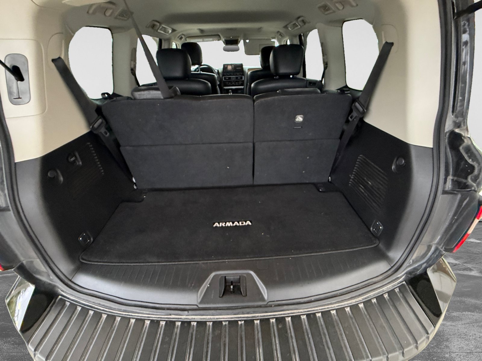 Used 2022 Nissan Armada SL w/ Captain's Chairs Package RWD image 18