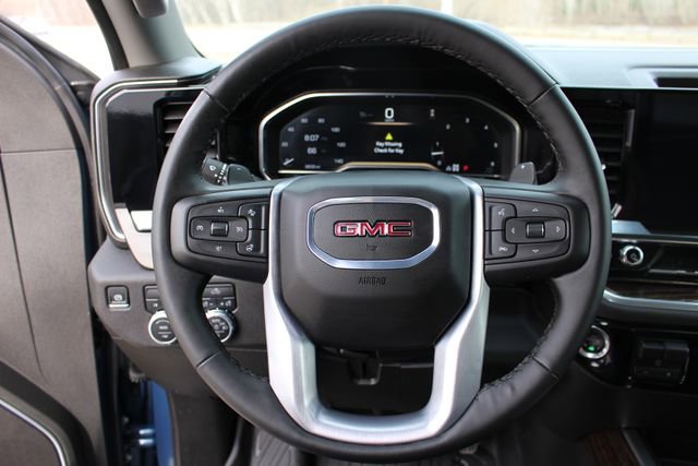 Used 2025 GMC Sierra 1500 Elevation image 12