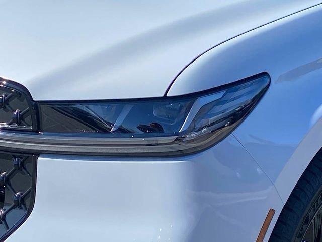 New 2026 Lincoln Navigator Reserve w/ Jet Appearance Package AWD/4WD image 4