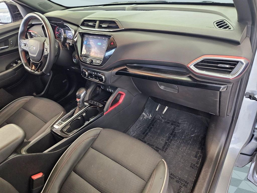 Used 2023 Chevrolet TrailBlazer RS w/ Sun and Liftgate Package image 30
