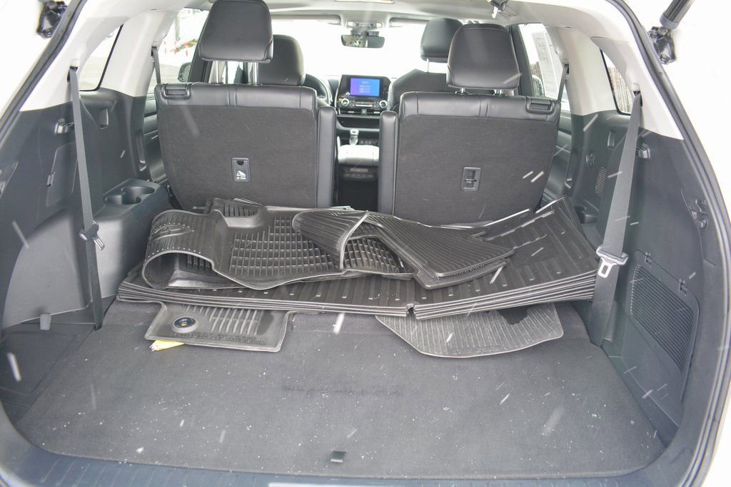 Used 2023 Toyota Highlander XLE image 24