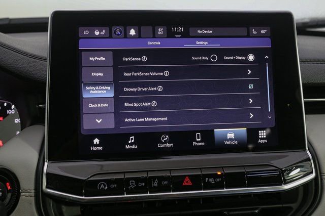 Used 2024 Jeep Compass Limited image 24