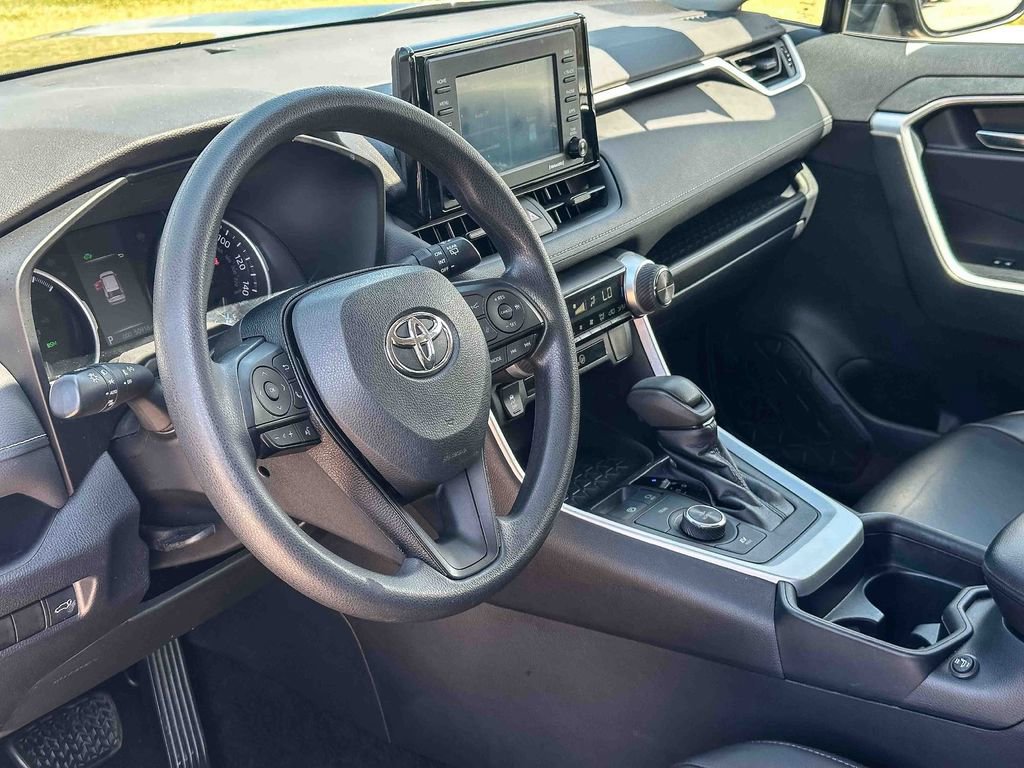 Used 2020 Toyota RAV4 XLE w/ Convenience Package image 12