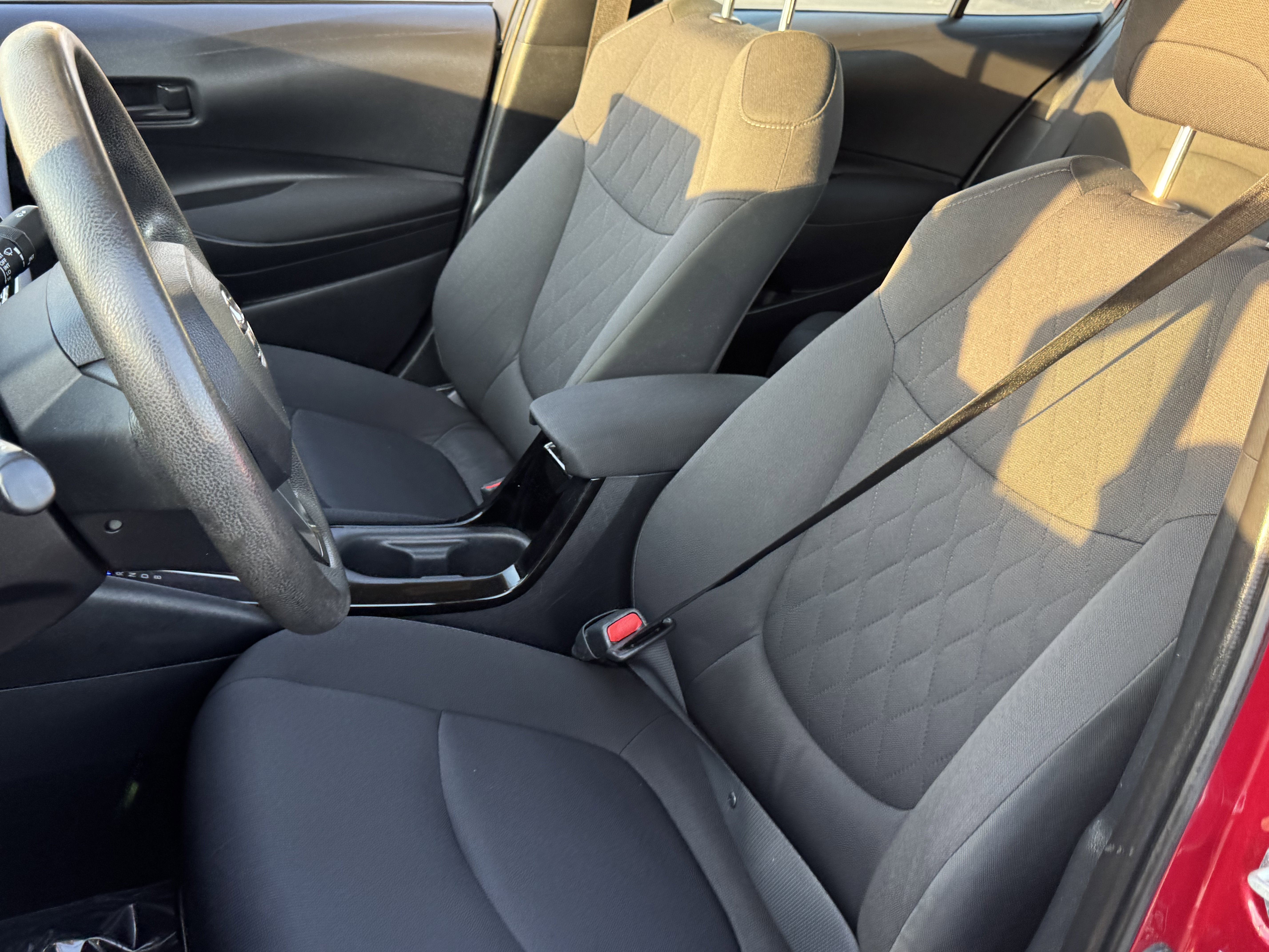 Used 2022 Toyota Corolla LE FWD image 8