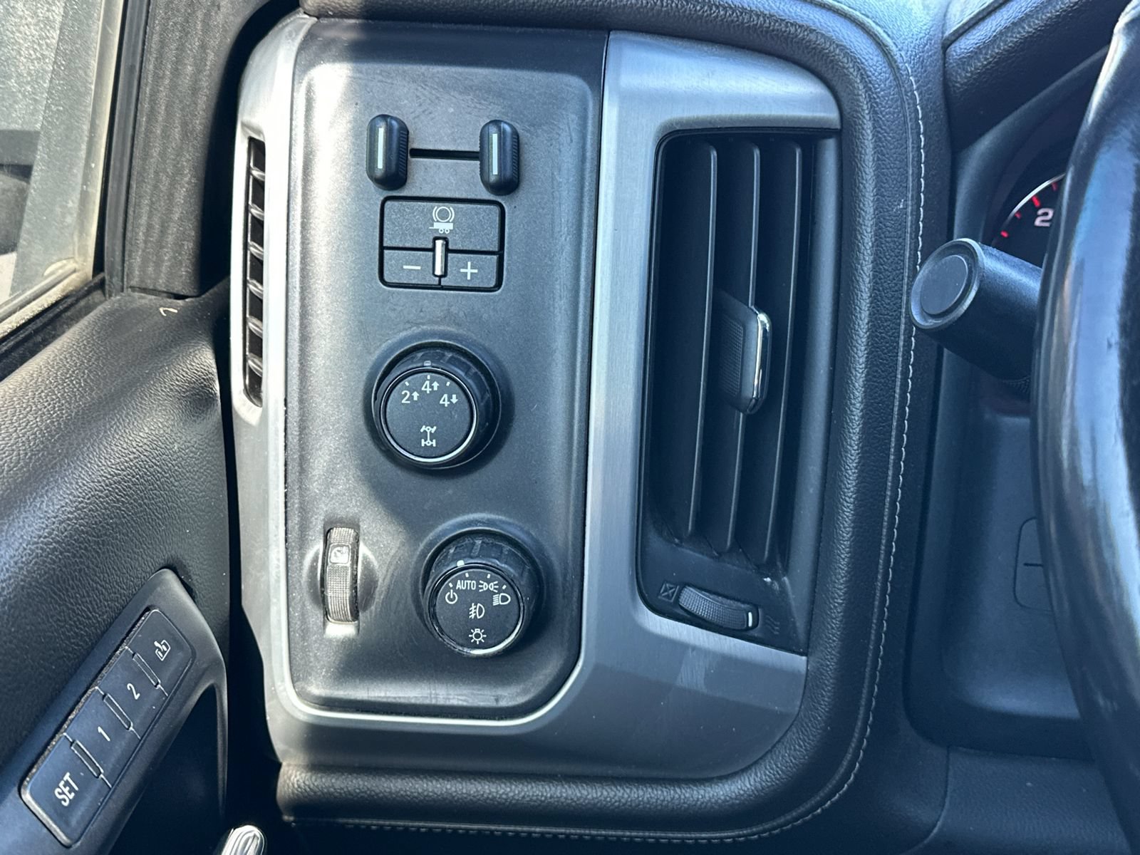 Used 2016 GMC Sierra 2500 SLT AWD/4WD image 30