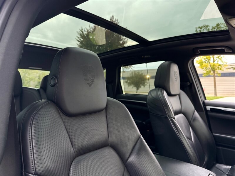 Used 2014 Porsche Cayenne Diesel Platinum Edition AWD/4WD image 21