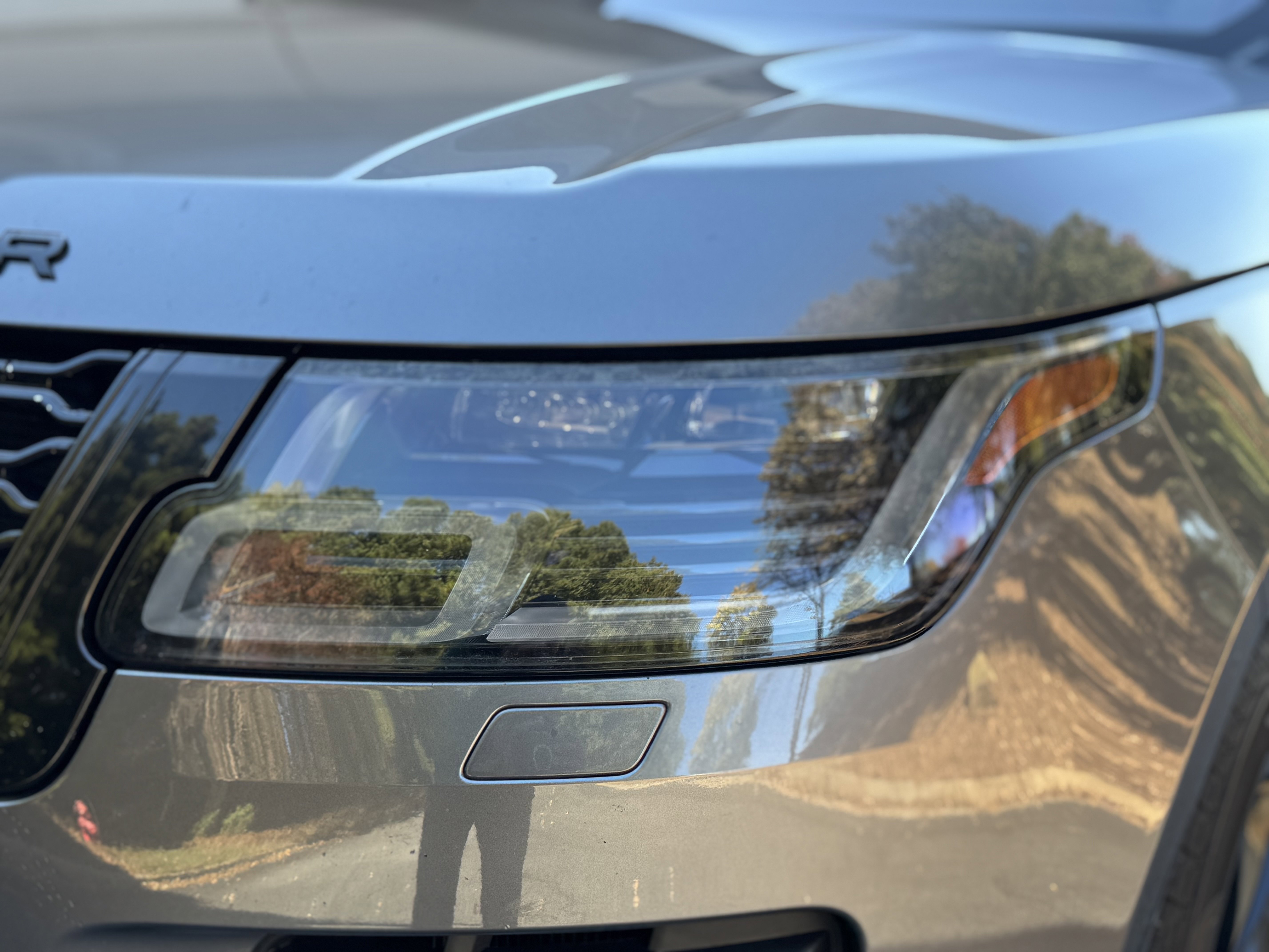 Used 2018 Land Rover Range Rover HSE image 12