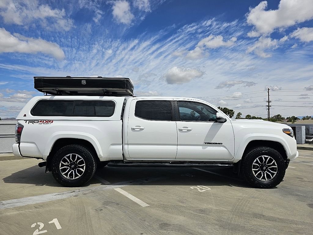 Used 2022 Toyota Tacoma TRD Sport w/ Technology Package AWD/4WD image 9