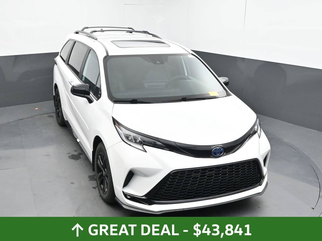 Used 2025 Toyota Sienna XSE AWD/4WD image 27