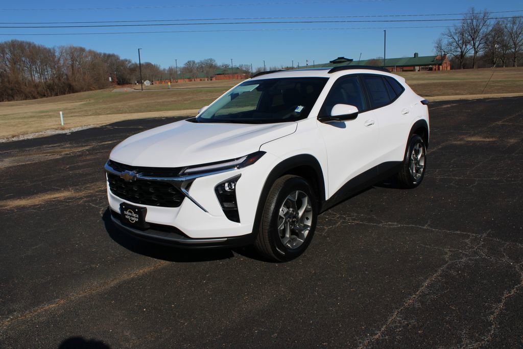 New 2026 Chevrolet Trax LT w/ Sunroof Package image 4