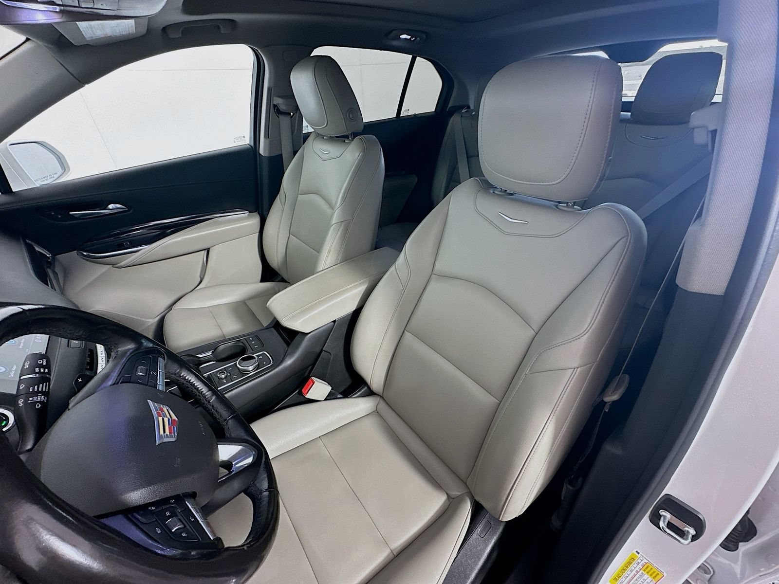 Used 2020 Cadillac XT4 Luxury w/ Cold Weather Package AWD/4WD image 21