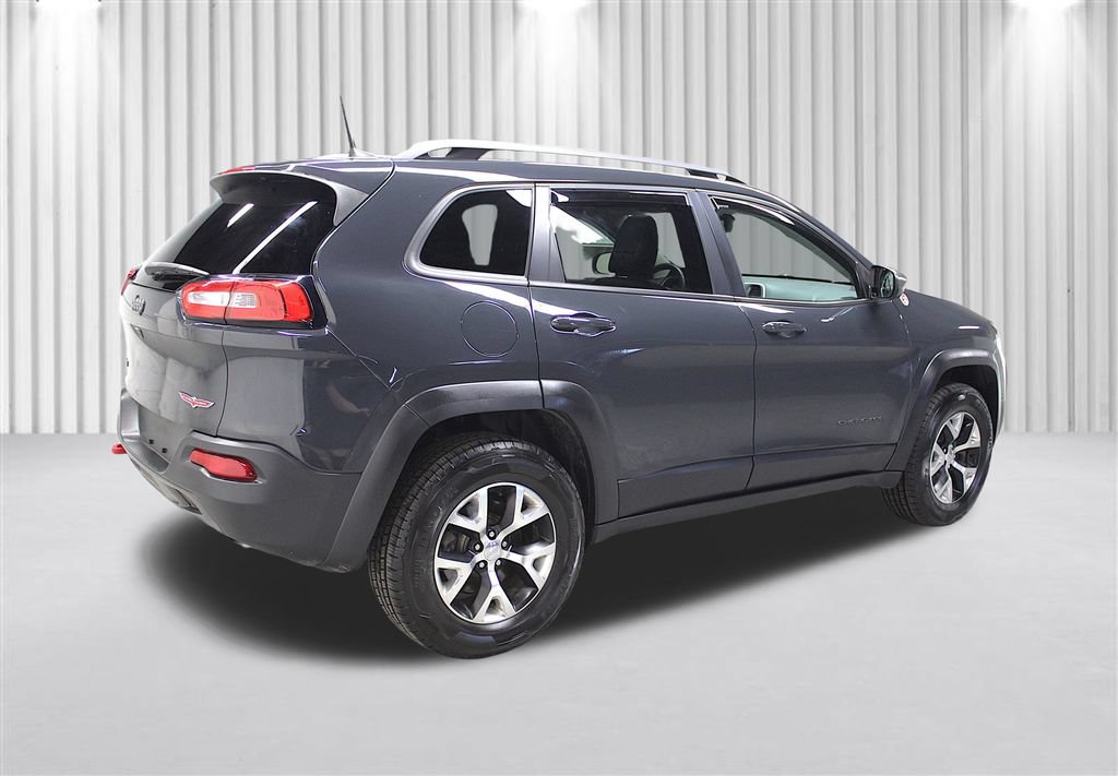 Certified 2017 Jeep Cherokee Trailhawk w/ Comfort/Convenience Group AWD/4WD image 3