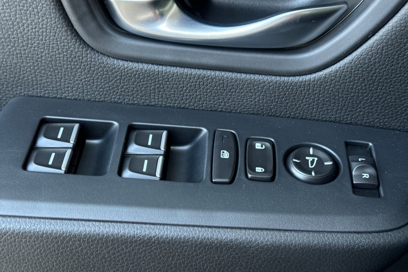 New 2026 Honda Pilot Sport image 13