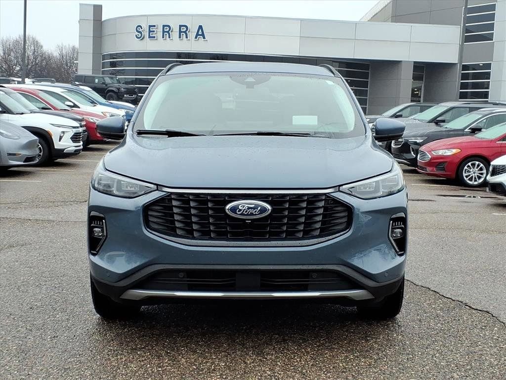 Certified 2023 Ford Escape Platinum w/ Premium Technology Package image 2