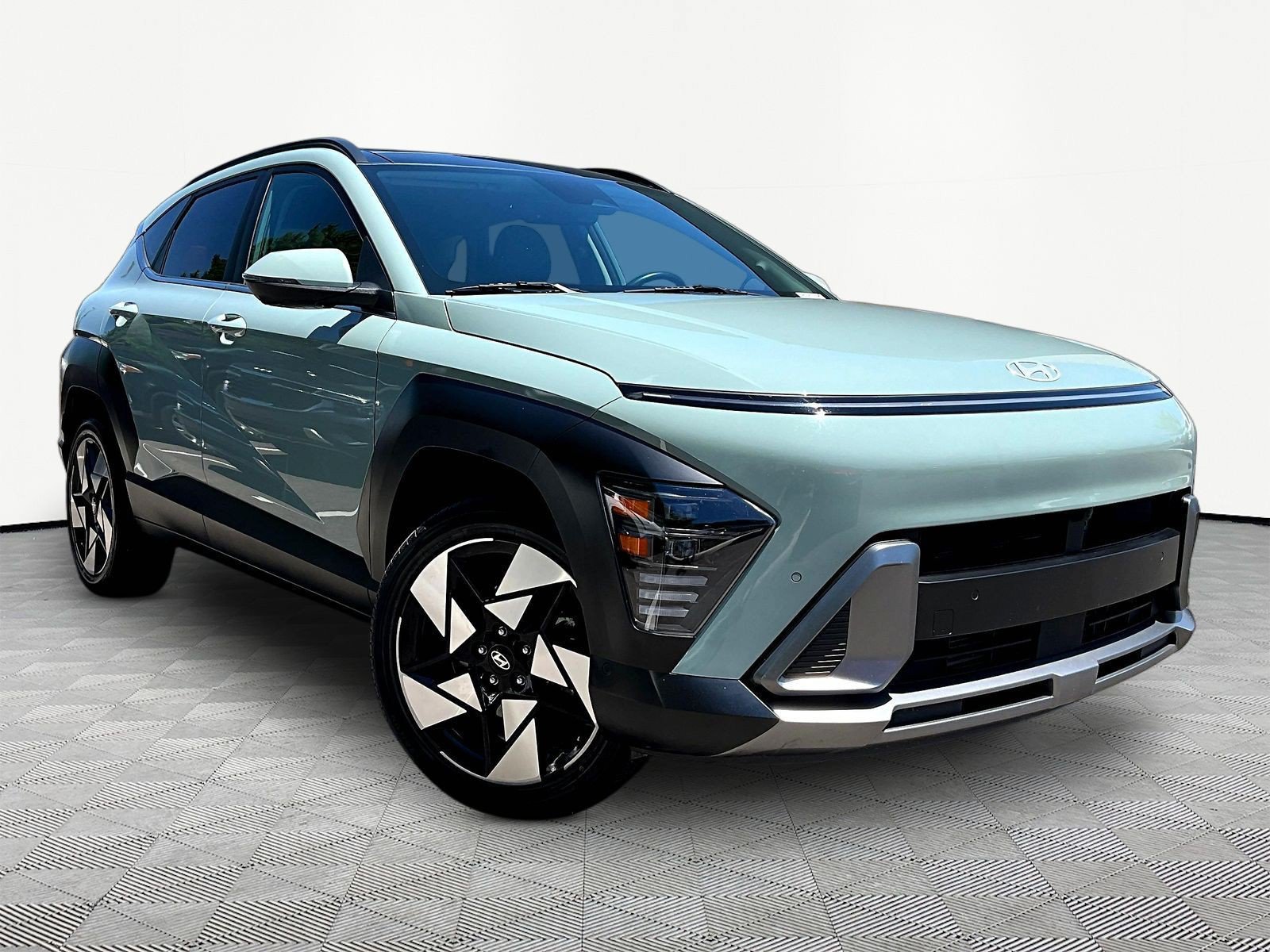 Used 2024 Hyundai Kona Limited AWD/4WD image 3