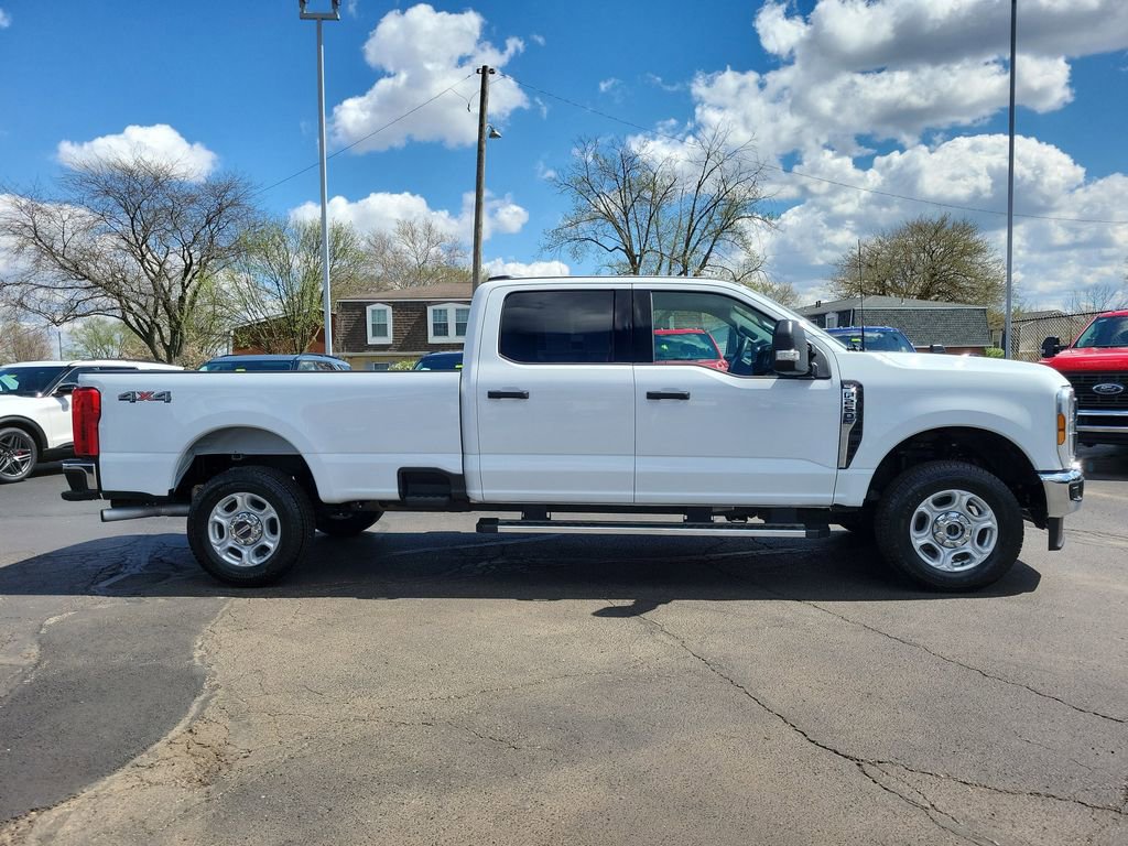 Certified 2025 Ford F250 XLT AWD/4WD image 3