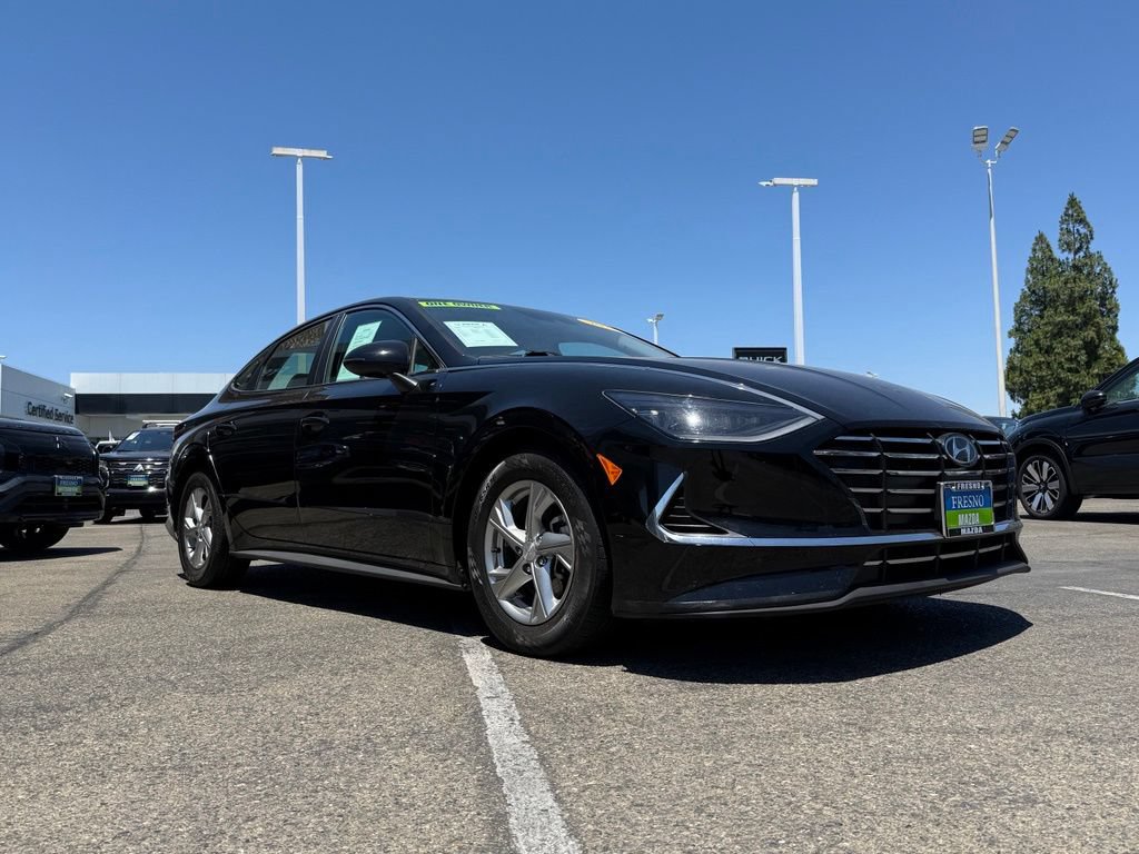Used 2023 Hyundai Sonata SE w/ Cargo Package FWD image 2