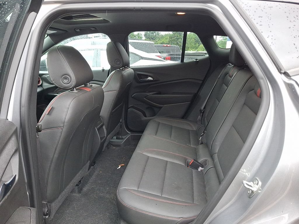 Used 2024 Chevrolet Trax RS w/ Sunroof Package FWD image 15