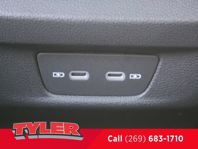 Used 2025 Volkswagen Tiguan SEL R-Line AWD/4WD image 40