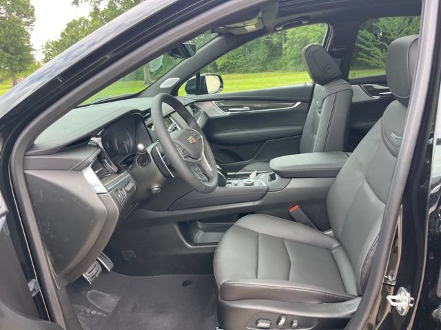 New 2026 Cadillac XT5 Sportv w/ LPO, Floor Liner Package AWD/4WD image 18
