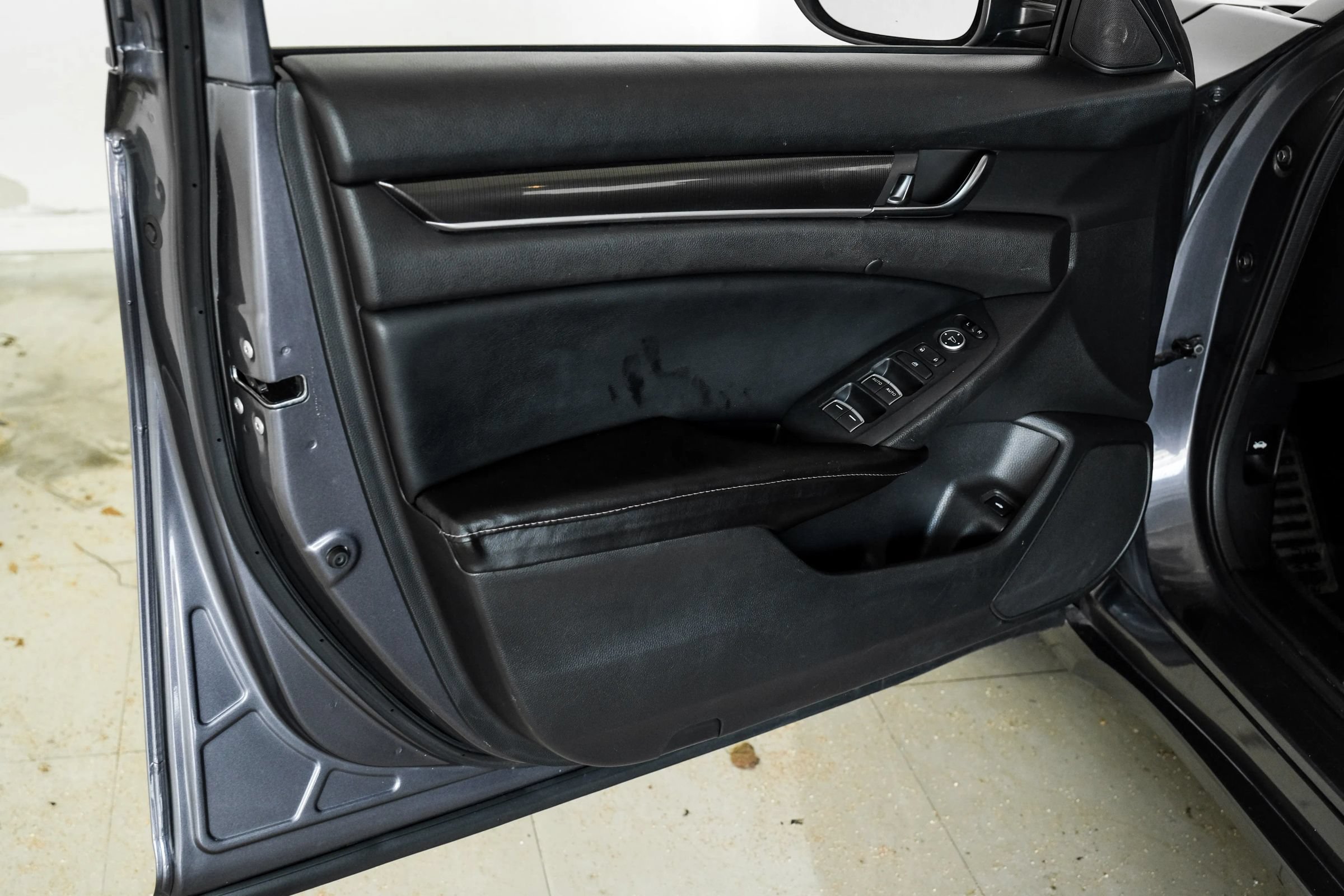 Used 2018 Honda Accord Sport image 34