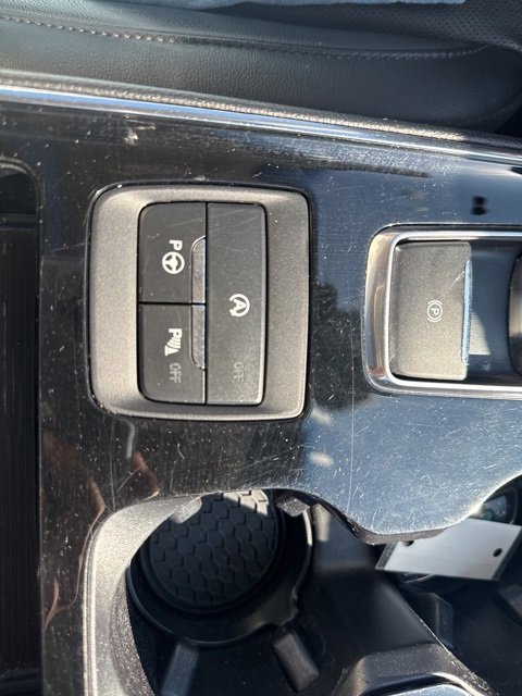 Used 2019 Ford Edge Titanium w/ Equipment Group 301A image 32