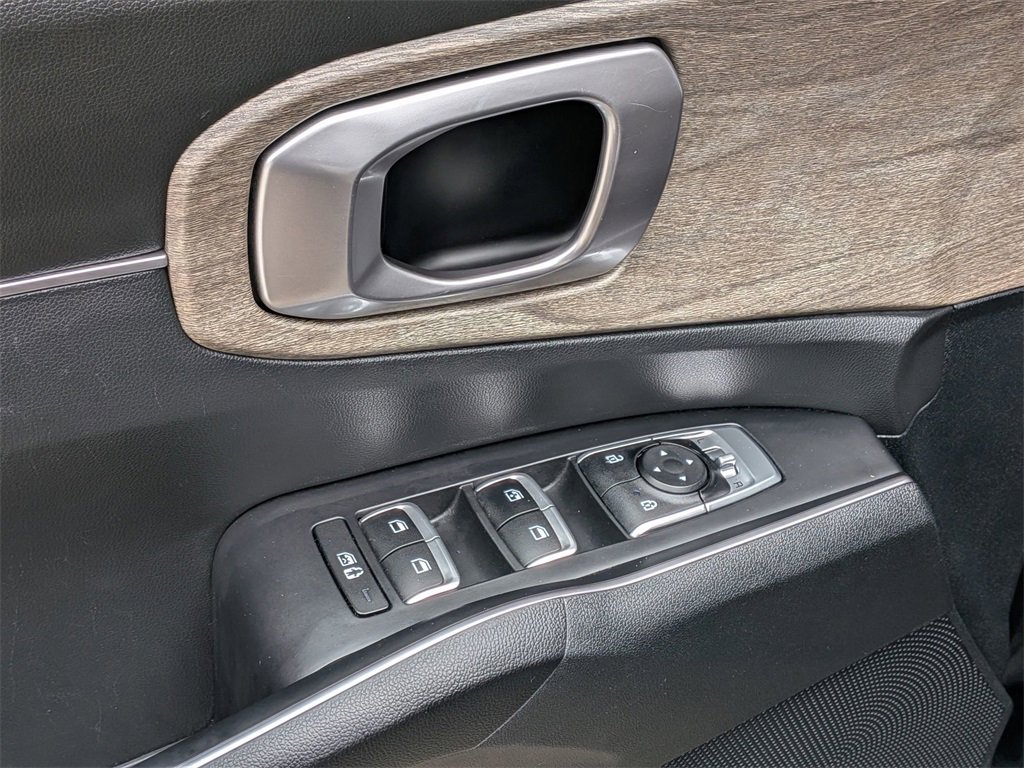 Certified 2023 Kia Sorento S w/ Panoramic Sunroof Package image 10