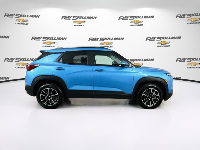 Used 2025 Chevrolet TrailBlazer LT AWD/4WD image 8