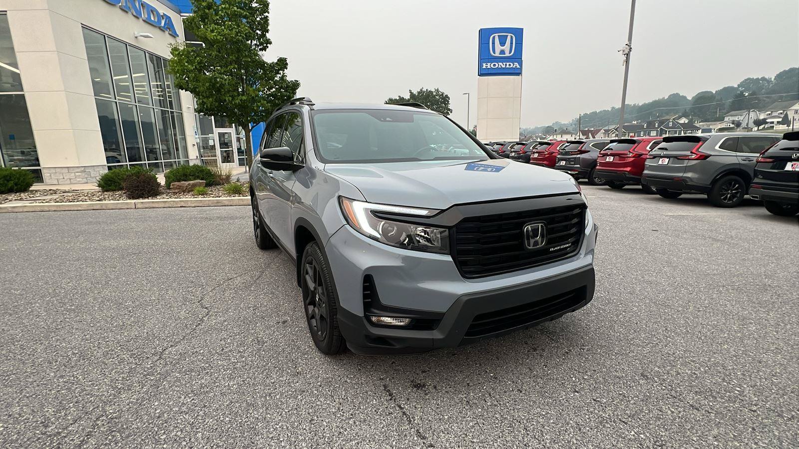 Used 2024 Honda Passport Black Edition image 2