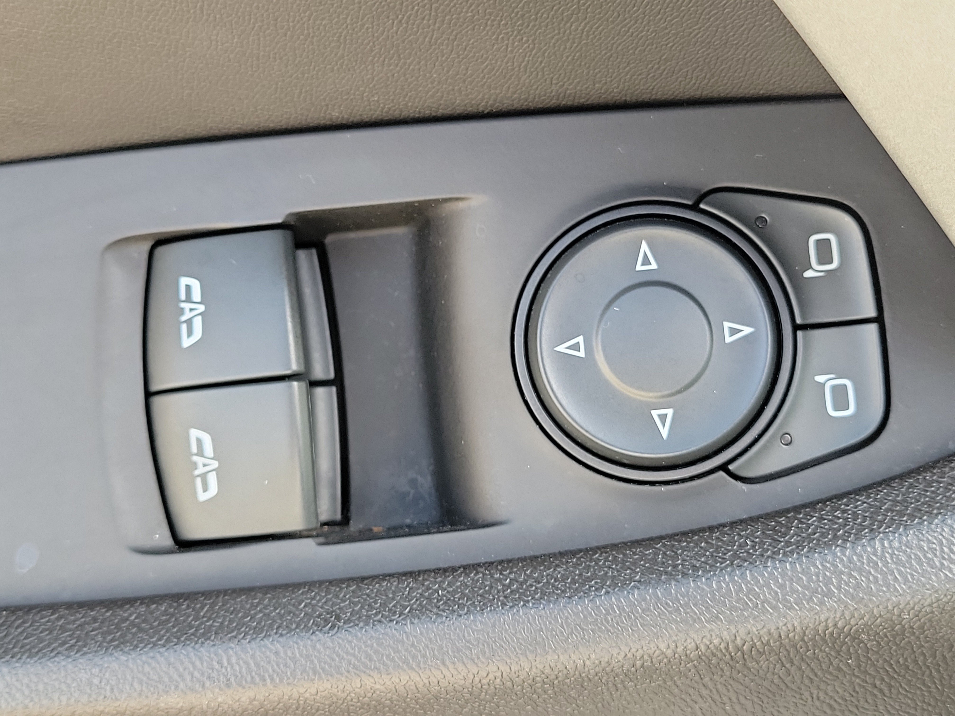 Used 2021 Chevrolet Camaro LT RWD image 27