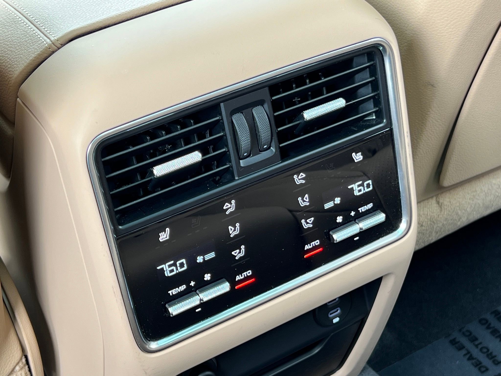 Used 2021 Porsche Cayenne S image 21