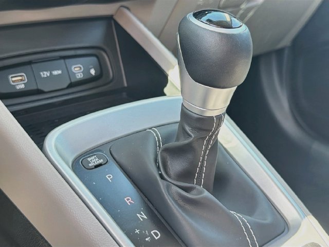 New 2026 Hyundai Venue SEL FWD image 16