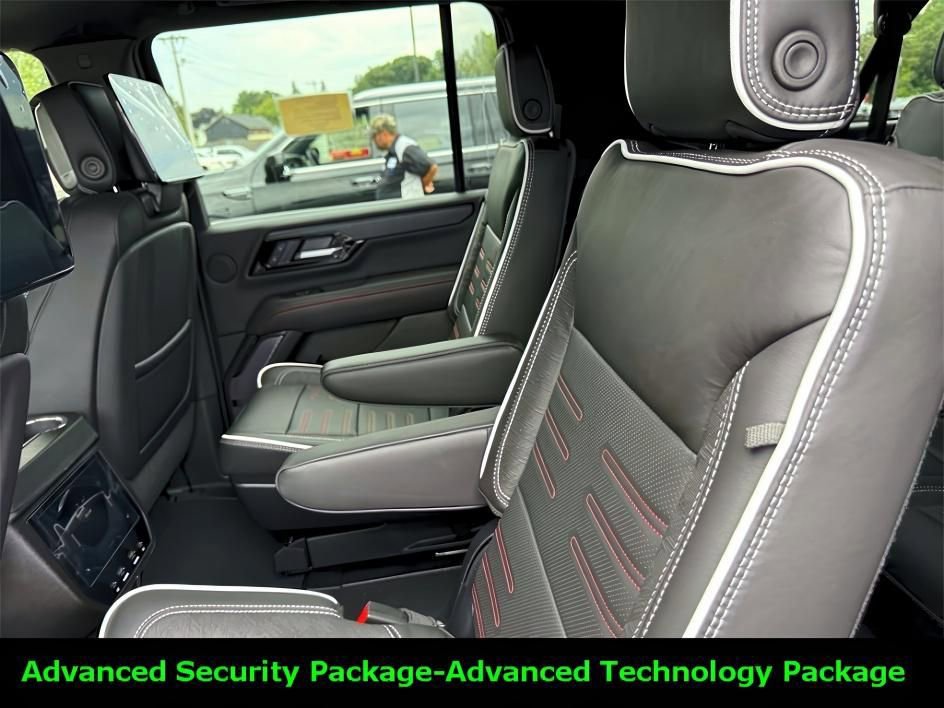 New 2025 GMC Yukon XL AT4 Ultimate image 11