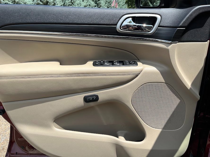 Used 2019 Jeep Grand Cherokee Limited image 6