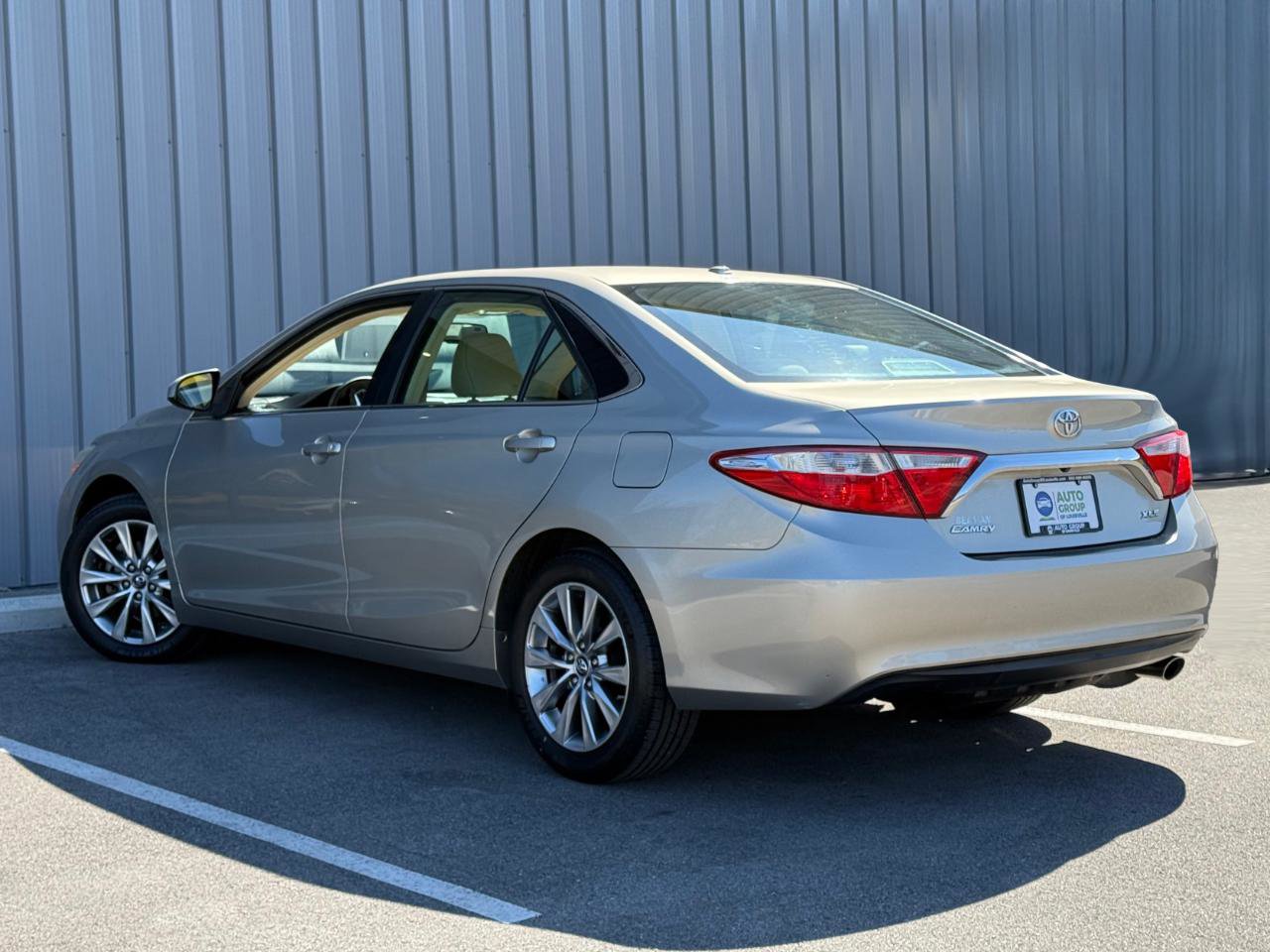 Used 2017 Toyota Camry XLE w/ Moonroof Package FWD image 7