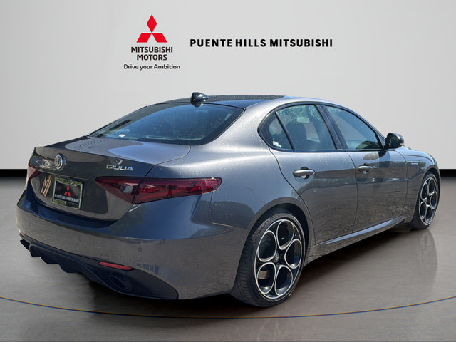 Used 2023 Alfa Romeo Giulia Veloce RWD image 5