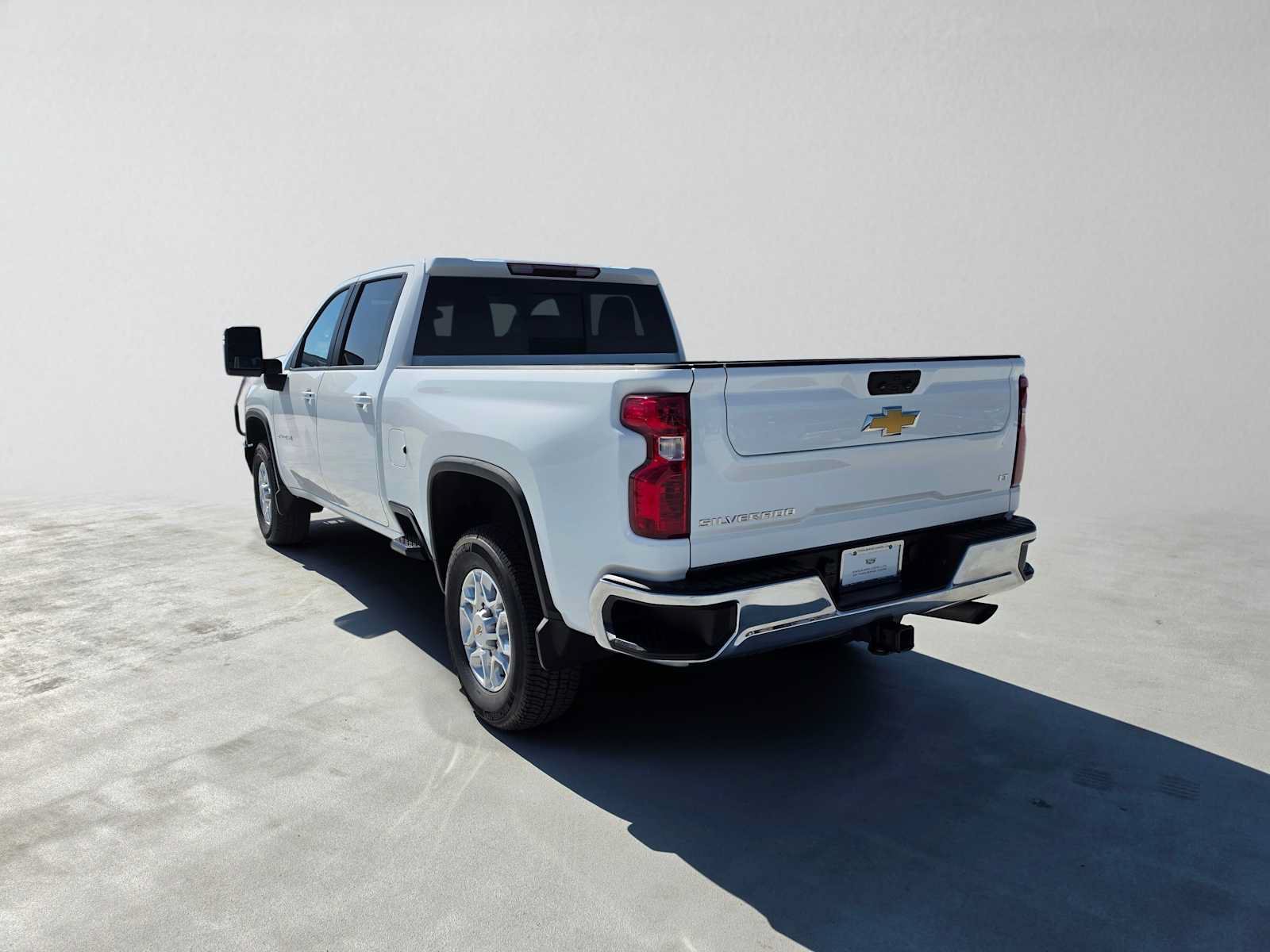 Used 2022 Chevrolet Silverado 2500 LT w/ Convenience Package AWD/4WD image 5