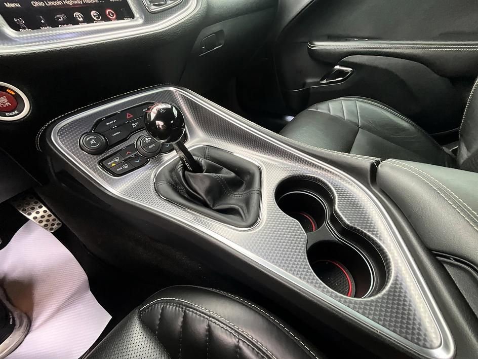 Used 2016 Dodge Challenger SRT Hellcat image 28