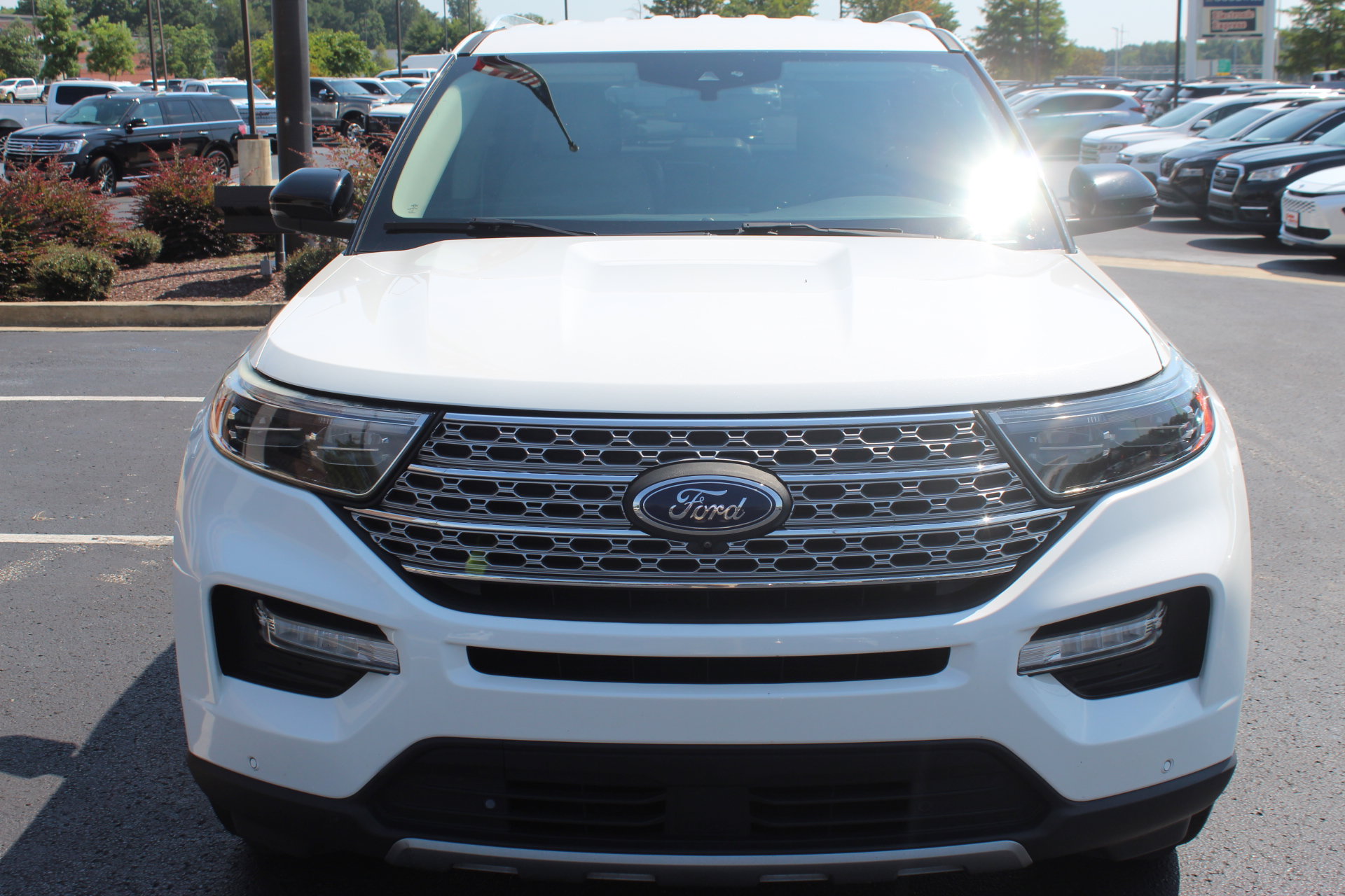 Used 2020 Ford Explorer Limited AWD/4WD image 3