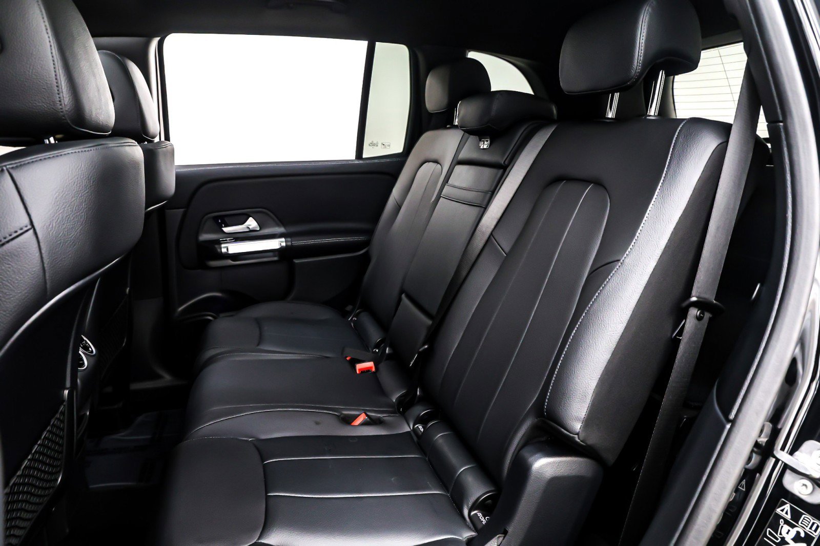 Certified 2025 Mercedes-Benz GLB 250 image 10