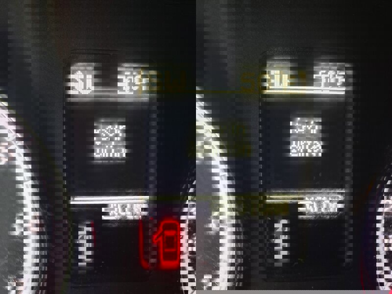 Used 2016 RAM 1500 Classic SLT w/ SLT Plus D￩cor Group image 22