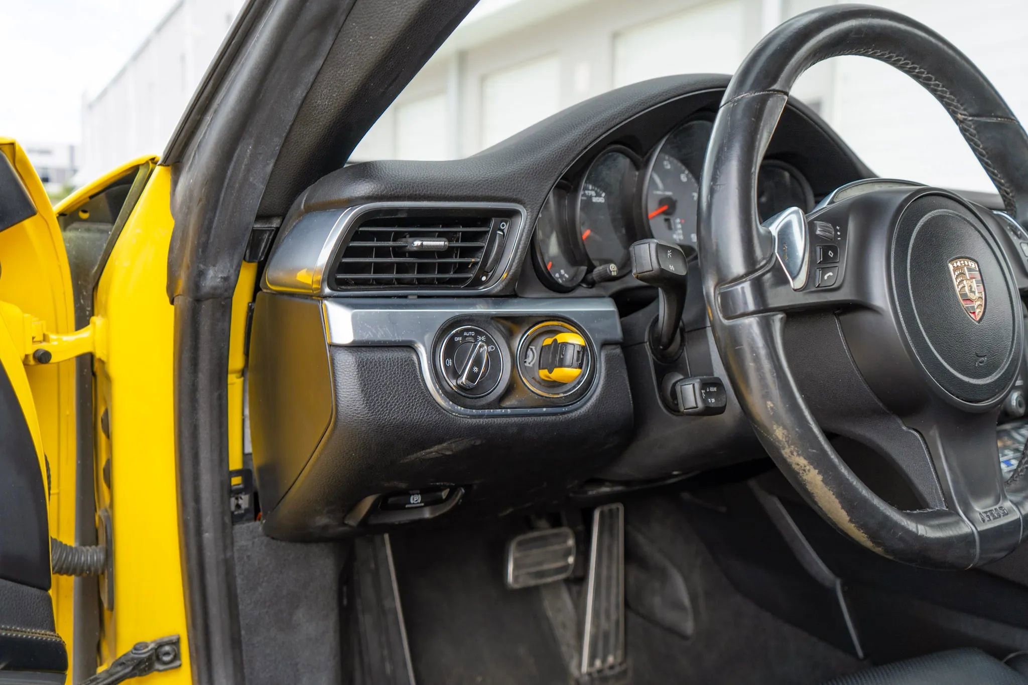 Used 2015 Porsche 911 Carrera S image 14
